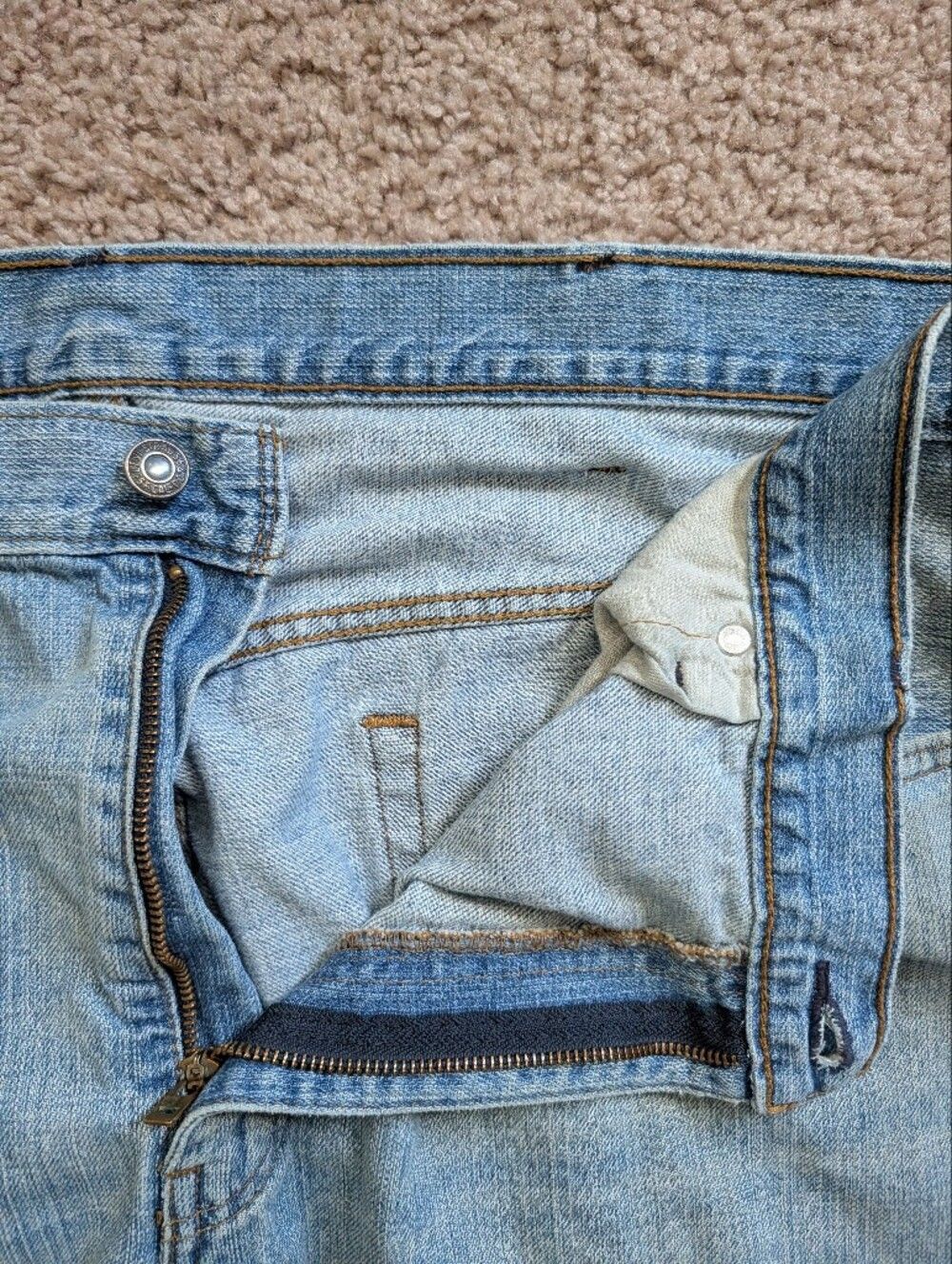Levis Mens Light Wash Blue 569 Loose Straight Fit Denim Cotton Jeans Size 40x32 - Picture 4 of 12